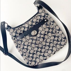 Coach F16536 -Crossbody